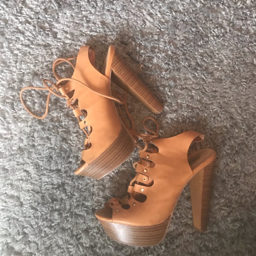 Brown lace suede Size 8 high heels